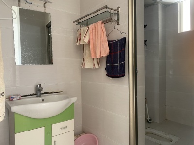 4室2廳1陽臺 東泰花園一區(qū)