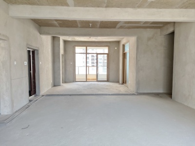 5室2廳3陽(yáng)臺(tái) 勝意嘉園