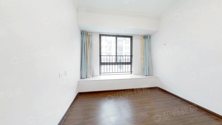 4室2廳2陽臺 碧桂園紫臺臥室