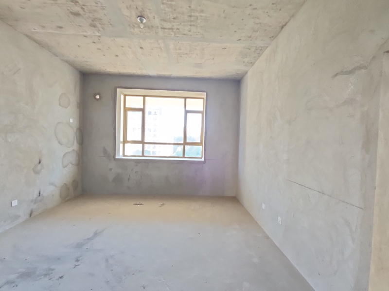 5室2廳3陽臺 勝意嘉園臥室