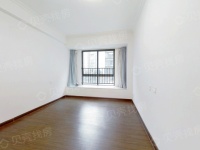 4室2廳2陽臺 碧桂園紫臺臥室