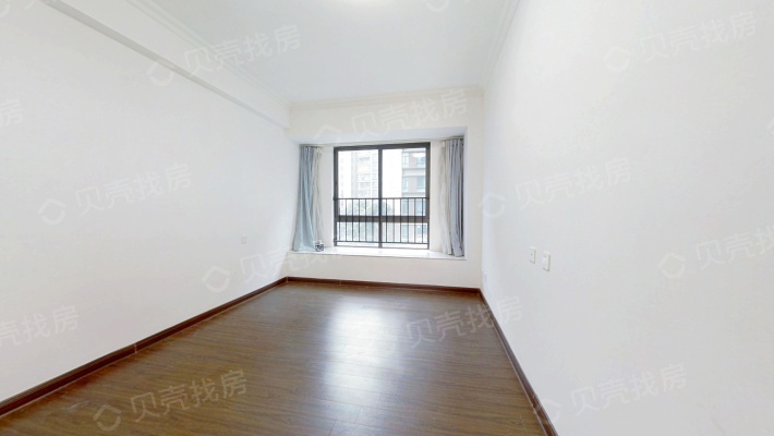 4室2廳2陽臺 碧桂園紫臺臥室