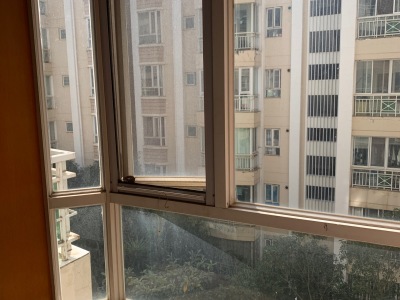 3室2廳2陽臺 華龍人家