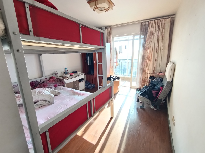 3室2廳2陽臺 世紀城嵐春苑客廳