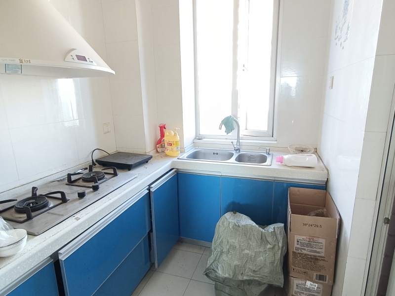 3室2廳2陽臺 世紀城嵐春苑客廳