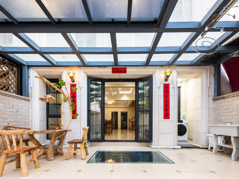 5室2廳2陽(yáng)臺(tái) 滇池ONE一期別墅門廳