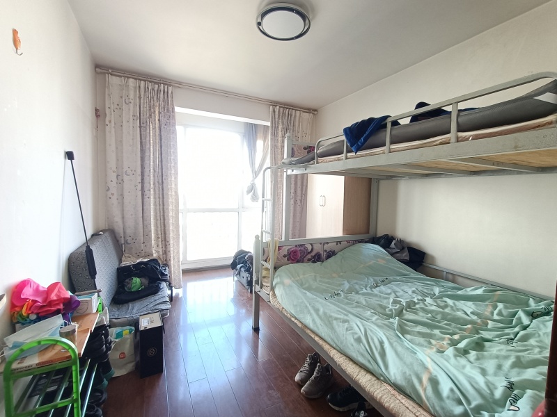 3室2廳2陽臺 世紀城嵐春苑客廳