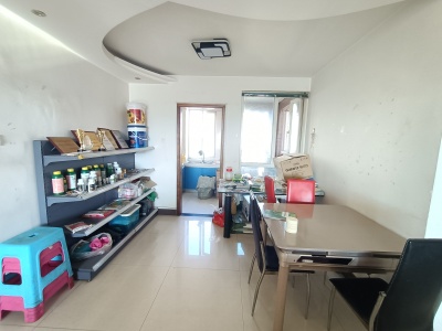 3室2廳2陽臺 世紀城嵐春苑客廳