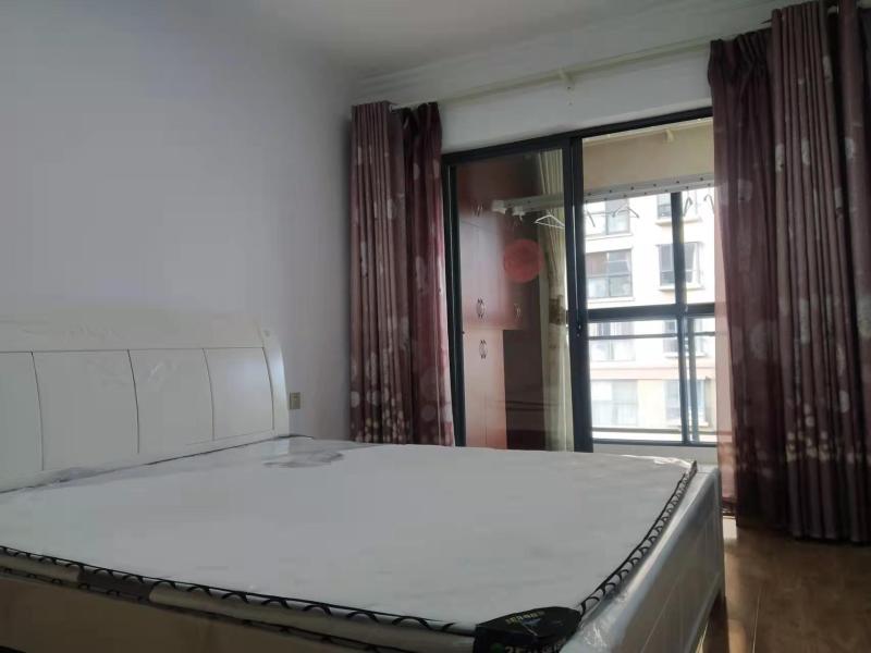 2室2廳2陽臺 潤城十一區(qū)臥室