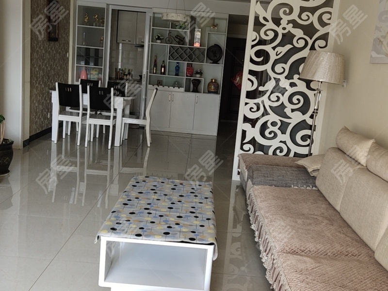 3室1廳2陽(yáng)臺(tái) 蘭亭上錦二期客廳