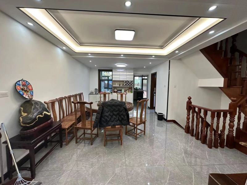 5室2廳3陽臺(tái) 海東俊園一期別墅衛(wèi)生間