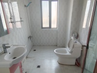 3室2廳1陽(yáng)臺(tái) 匯都國(guó)際二期衛(wèi)生間