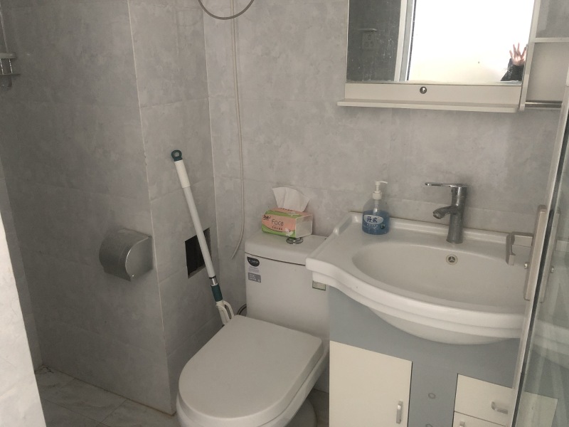 1室1陽臺 中房路易公元公寓臥室