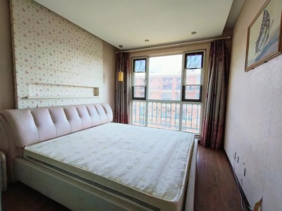 5室2廳2陽(yáng)臺(tái) 世紀(jì)城詠春苑