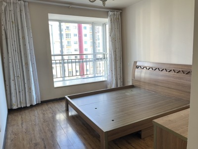 4室2廳 世紀(jì)城華春苑