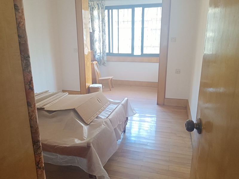 2室2廳1陽臺 白馬小區(qū)臥室