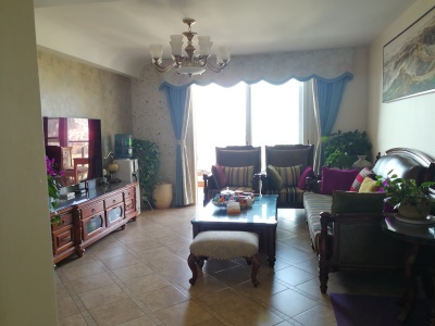 5室2廳4陽臺 滇池衛(wèi)城藍(lán)域晴天客廳