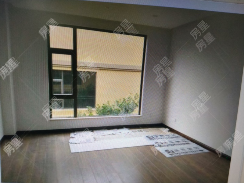 5室3廳3陽(yáng)臺(tái) 果林湖畔別墅臥室