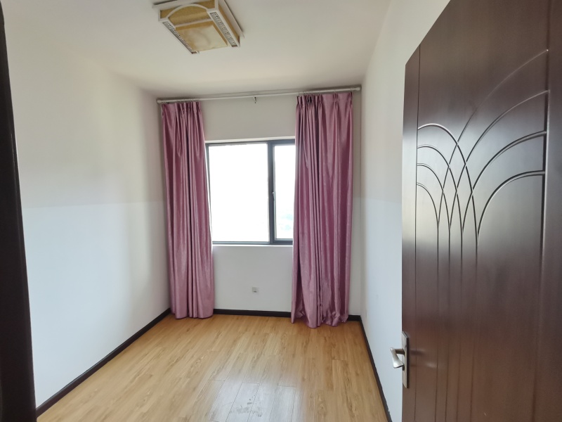 3室2廳 潤(rùn)城一區(qū)臥室