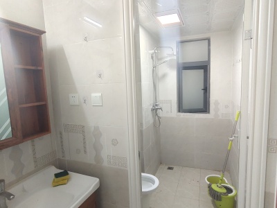 2室2廳1陽(yáng)臺(tái) 海倫堡中央廣場(chǎng)