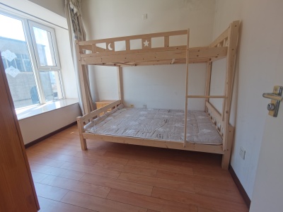 4室2廳2陽臺 瀾滄江花園臥室