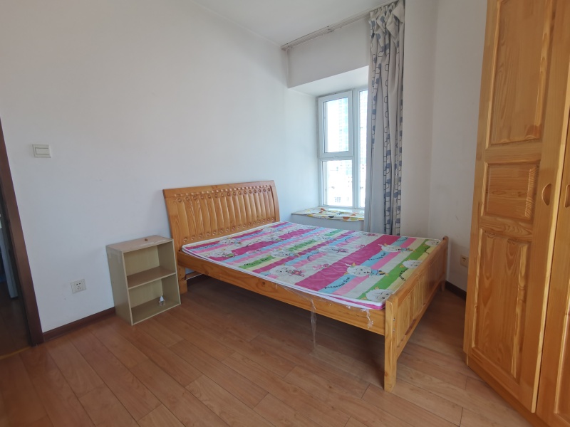 4室2廳2陽臺 瀾滄江花園臥室