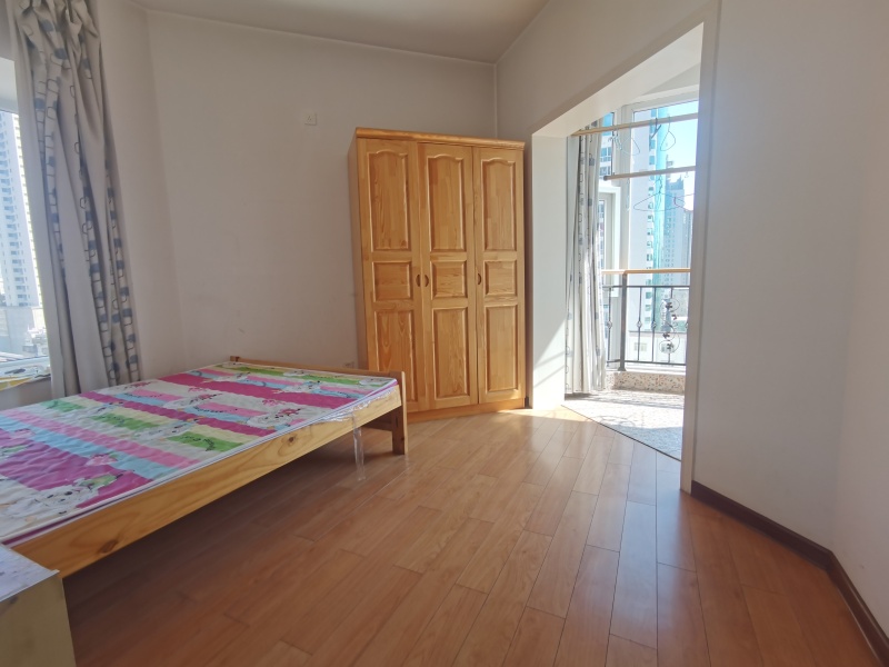 4室2廳2陽臺 瀾滄江花園臥室