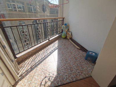 4室2廳2陽臺 瀾滄江花園臥室