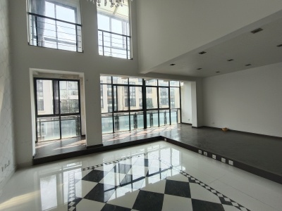 4室2廳2陽臺(tái) 金岸春天