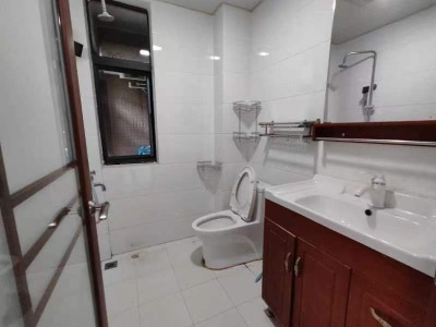 2室2廳1陽(yáng)臺(tái) 國(guó)福現(xiàn)代城薔薇苑