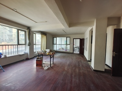 4室2廳2陽(yáng)臺(tái) 金色交響家園春鶯組團(tuán)