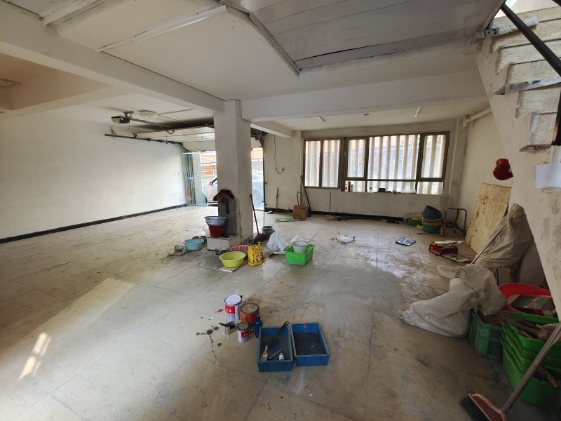 4室2廳2陽臺(tái) 金色交響家園春鶯組團(tuán)客廳