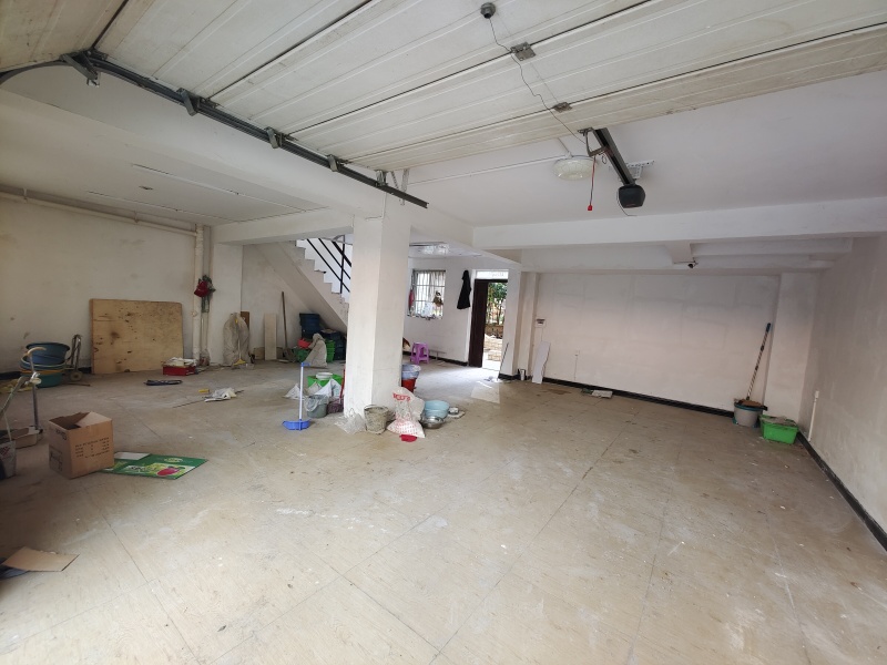 4室2廳2陽臺(tái) 金色交響家園春鶯組團(tuán)客廳