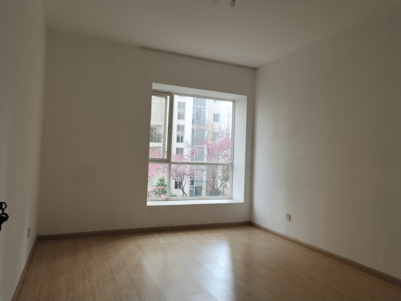 4室2廳2陽臺 鑫逸苑臥室