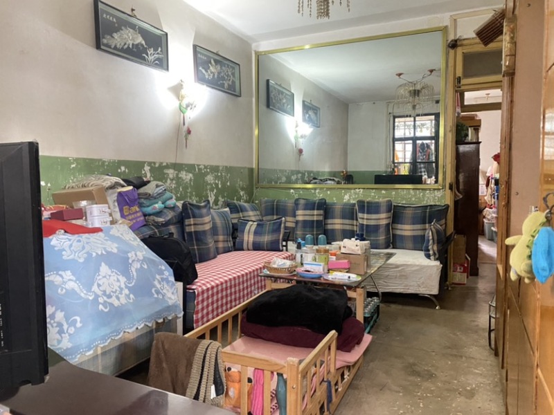 2室2廳1陽臺 東華小區(qū)客廳