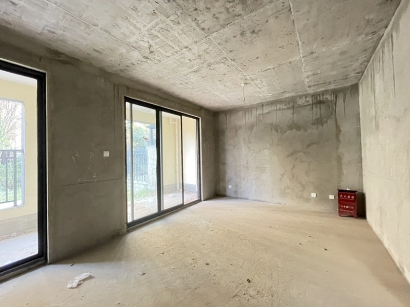 4室2廳3陽(yáng)臺(tái) 滇池ONE 11號(hào)地塊客廳