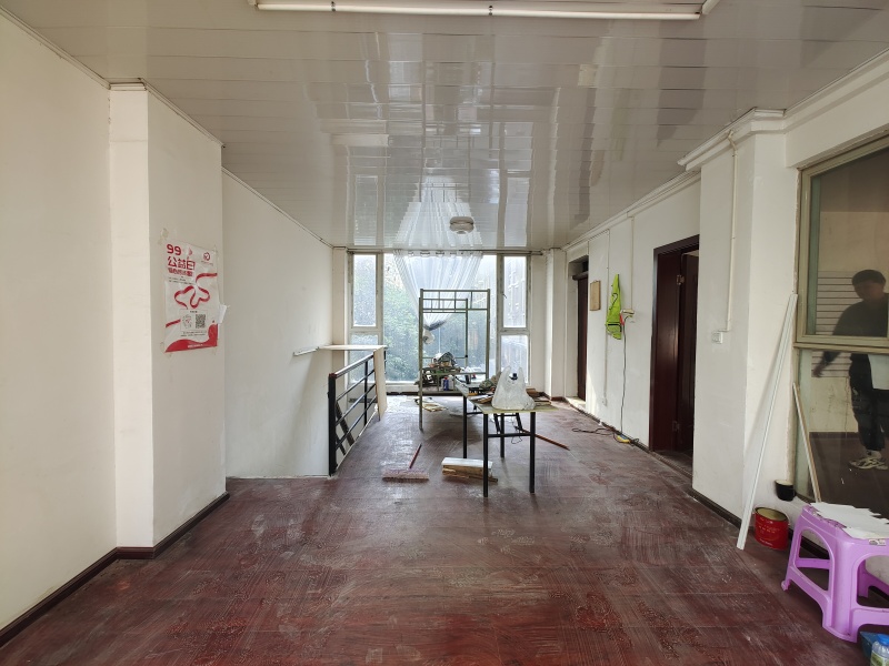 4室2廳2陽臺(tái) 金色交響家園春鶯組團(tuán)客廳