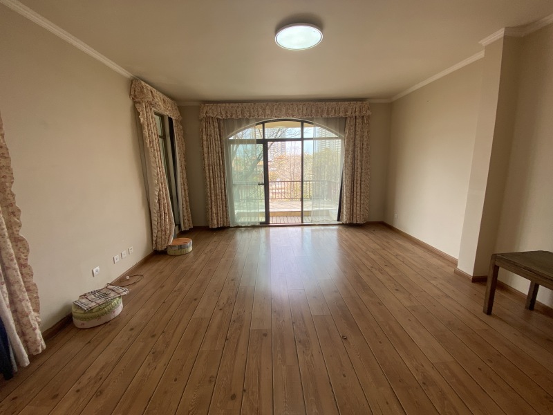 6室4廳2陽(yáng)臺(tái) 公園道一號(hào)別墅臥室