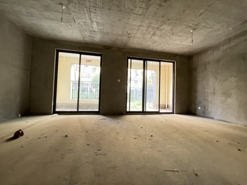 4室2廳3陽(yáng)臺(tái) 滇池ONE 11號(hào)地塊客廳