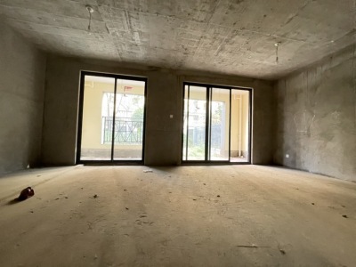 4室2廳3陽(yáng)臺(tái) 滇池ONE 11號(hào)地塊客廳