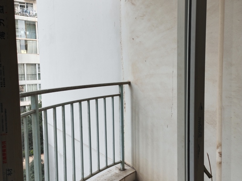 4室2廳2陽臺 鑫逸苑陽臺