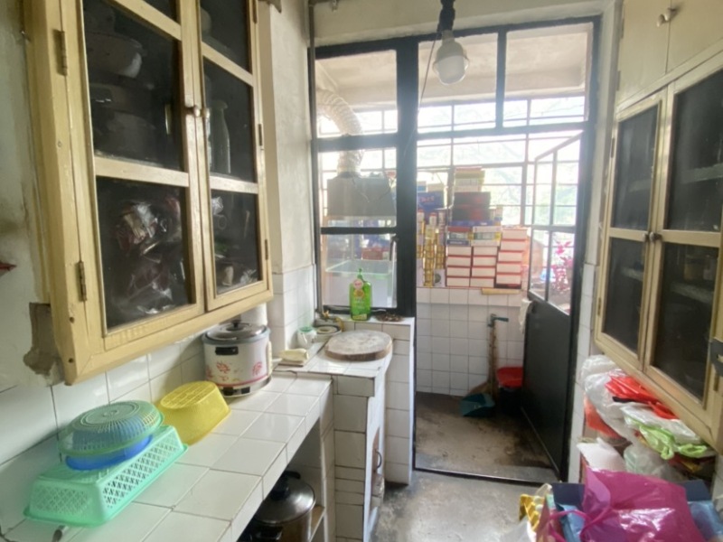 2室2廳1陽臺 東華小區(qū)廚房