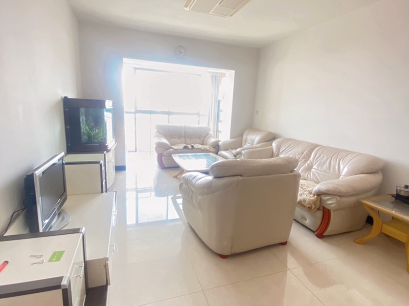 2室2廳1陽臺 溪畔麗景客廳