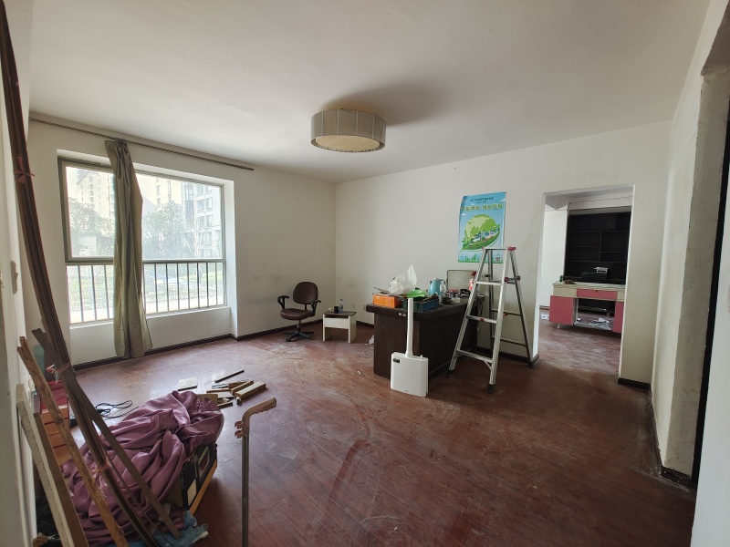 4室2廳2陽臺(tái) 金色交響家園春鶯組團(tuán)客廳