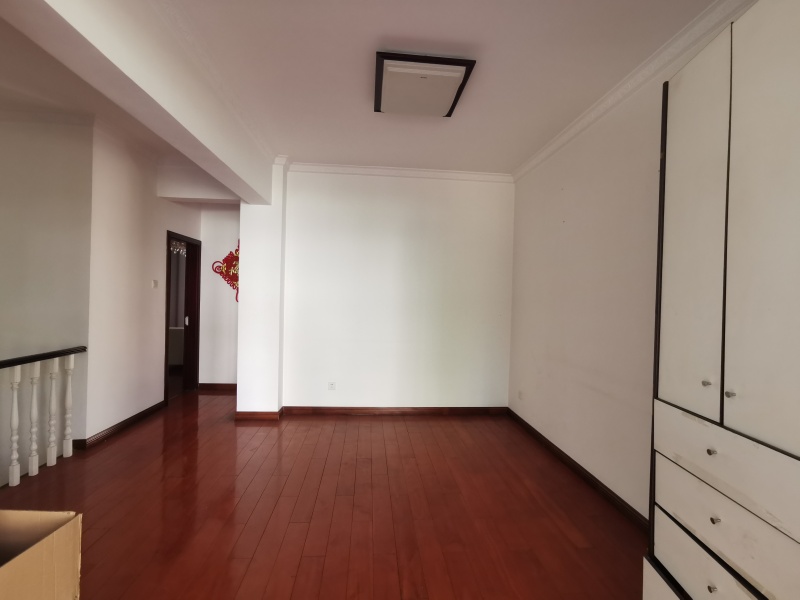 5室3廳2陽臺(tái) 楓林盛景西區(qū)別墅臥室