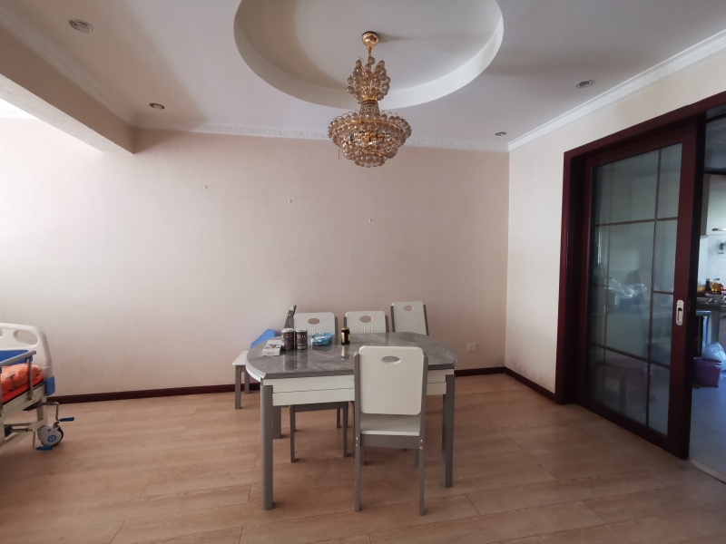 5室3廳2陽臺(tái) 楓林盛景西區(qū)別墅餐廳