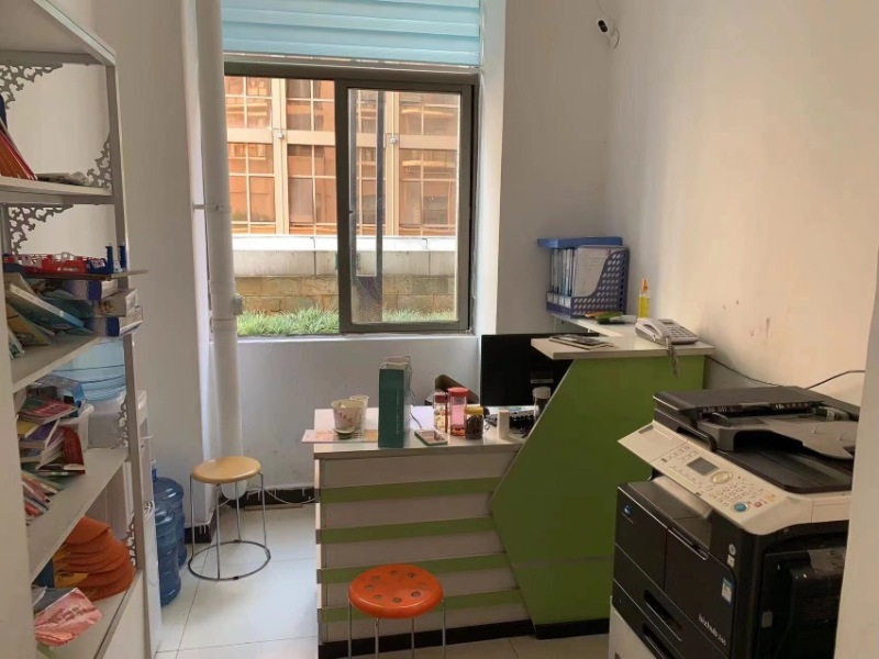 5室2廳2陽(yáng)臺(tái) 新月花園其他