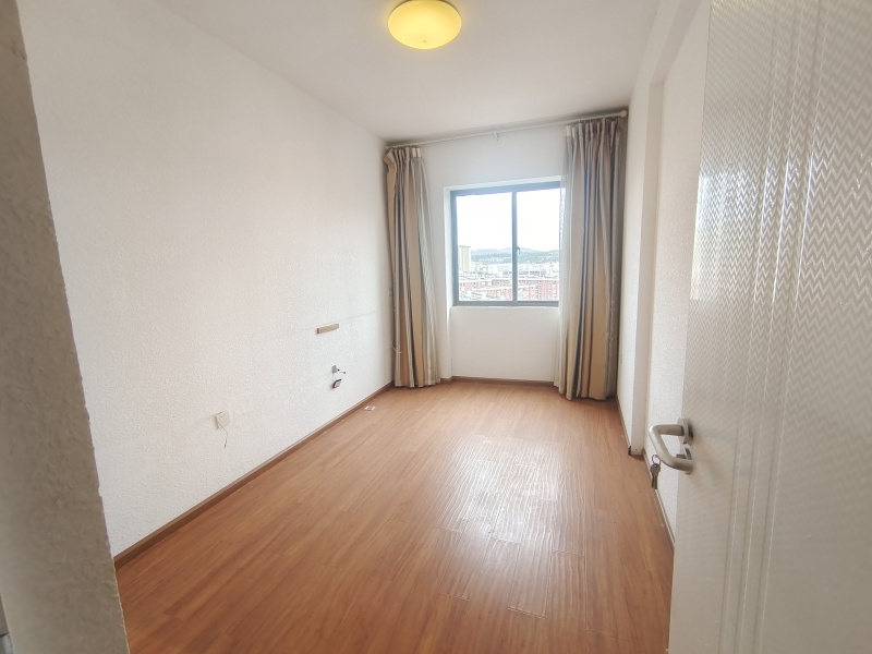 2室2廳1陽臺 溪畔麗景臥室