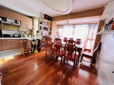 6室2廳2陽臺 明日城市