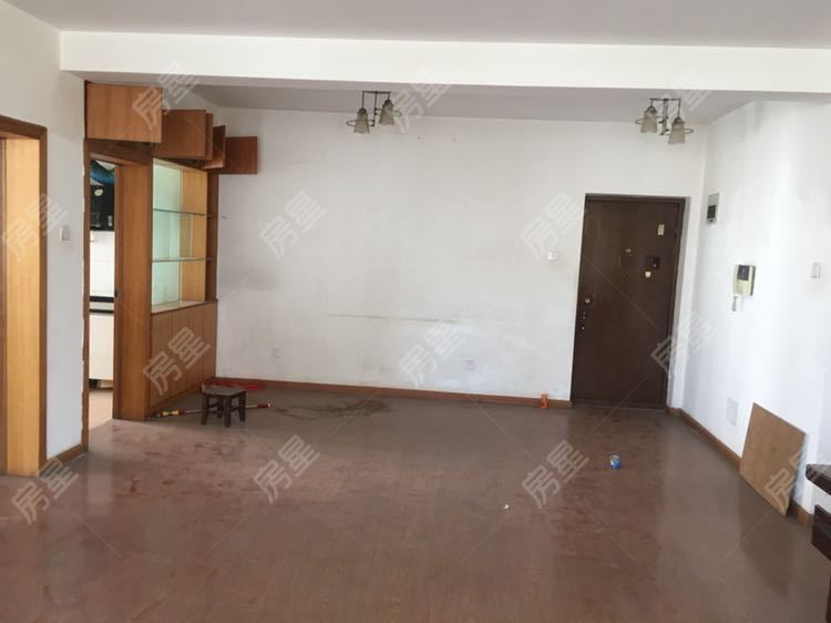 5室2廳2陽臺 銀德香榭麗園客廳